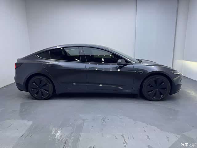 Tesla Model 3, 2024 7