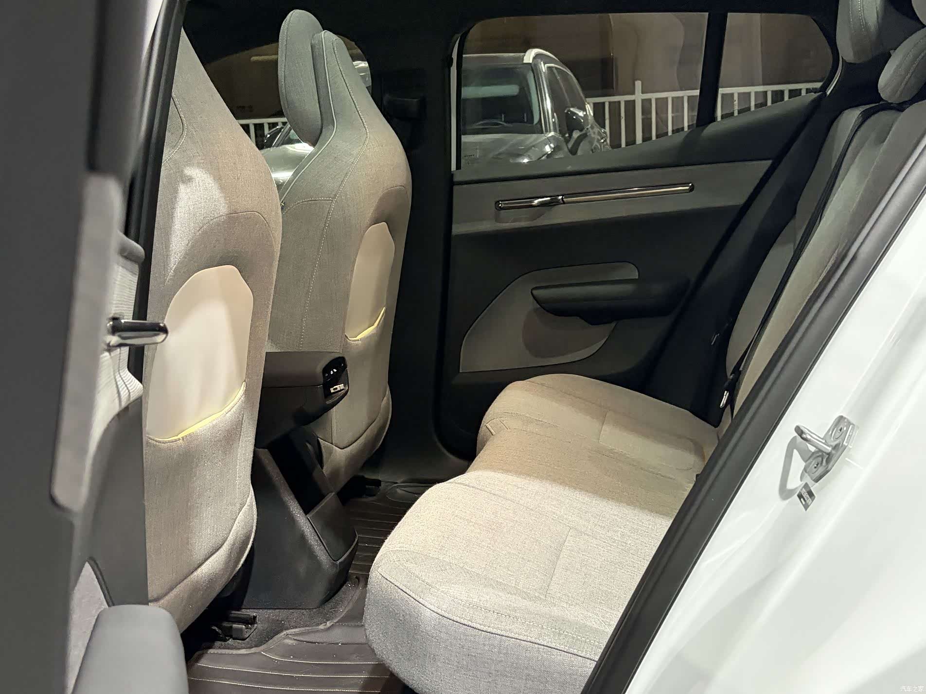 Volvo EX30, 2025 22