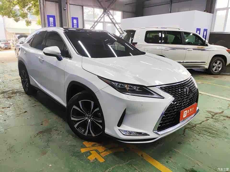 Lexus RX, 2022 1