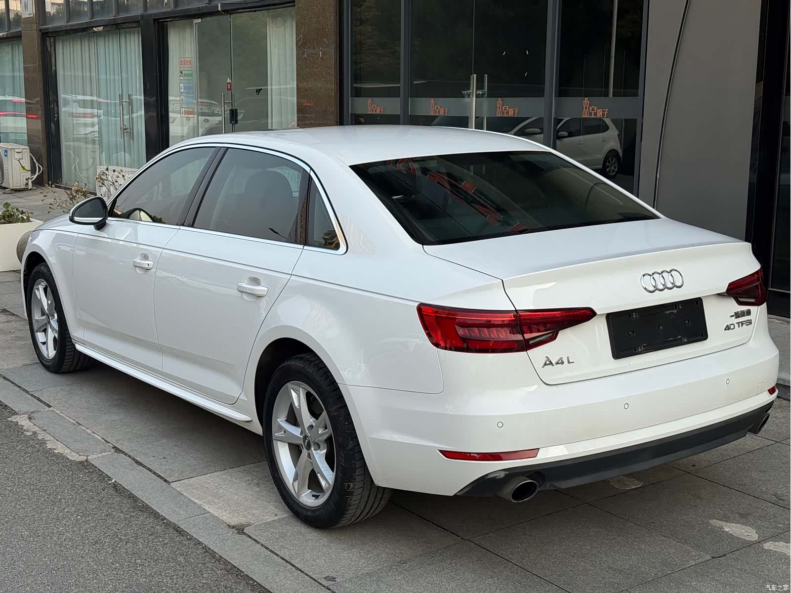 Audi A4L, 2017 4