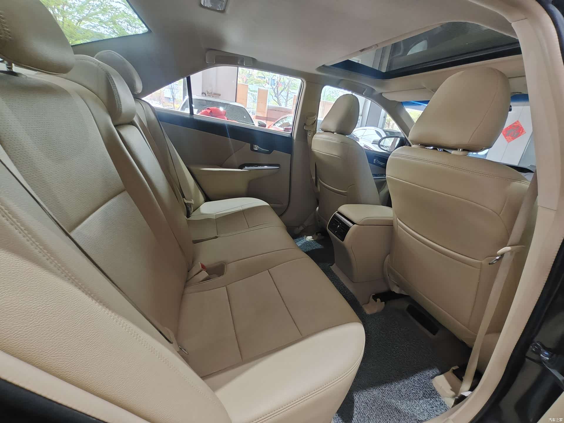 Toyota Camry, 2015 13