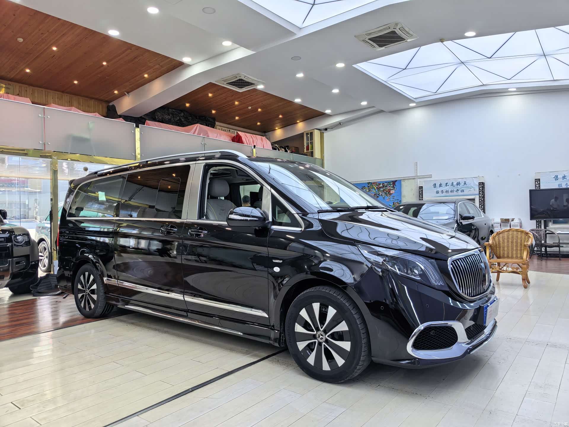Mercedes-Benz 7, 2023 3