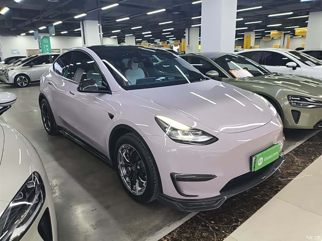 Tesla Model Y, 2022 3