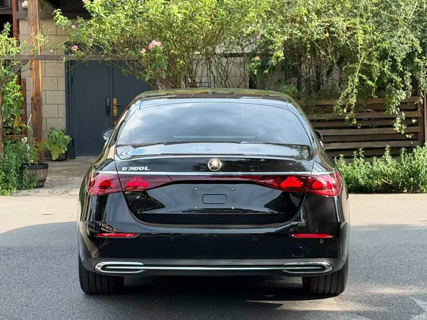 Mercedes-Benz E-Class, 2024 3