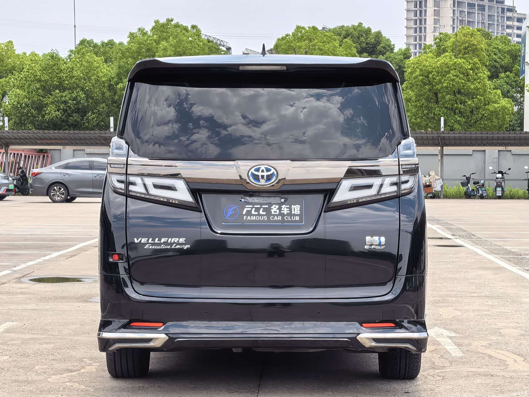 Toyota Vellfire, 2020 4