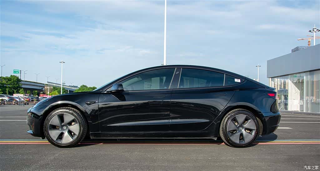 Tesla Model 3, 2023 все фото