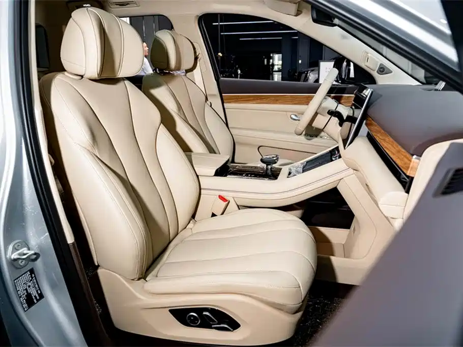 AITO Ask the world M7