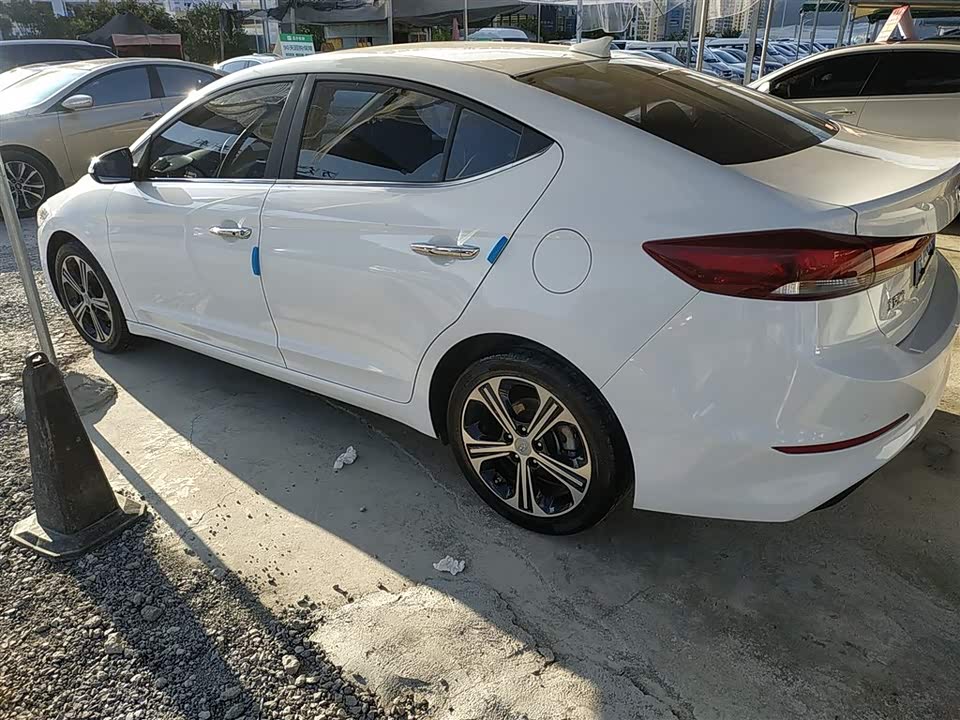 Hyundai Lead