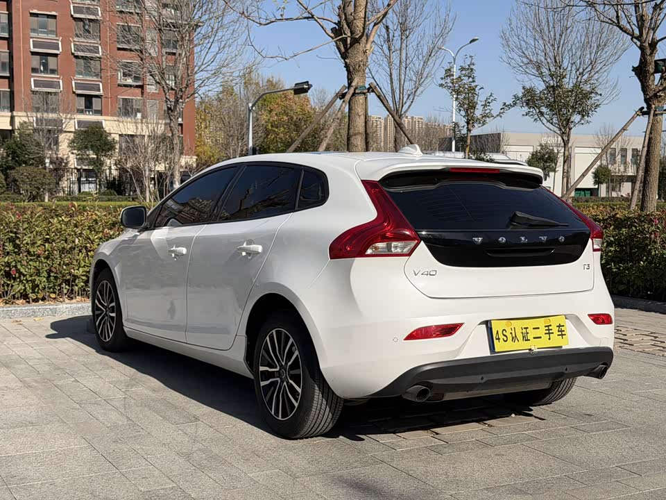 Volvo V40