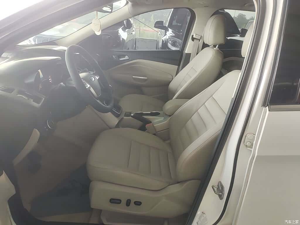 Ford Kuga, 2014 15