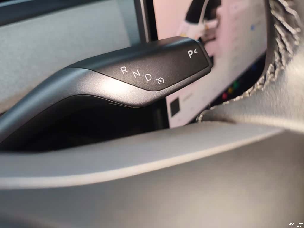 Tesla Model Y, 2024 10