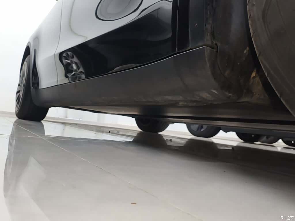 Tesla Model Y, 2024 20