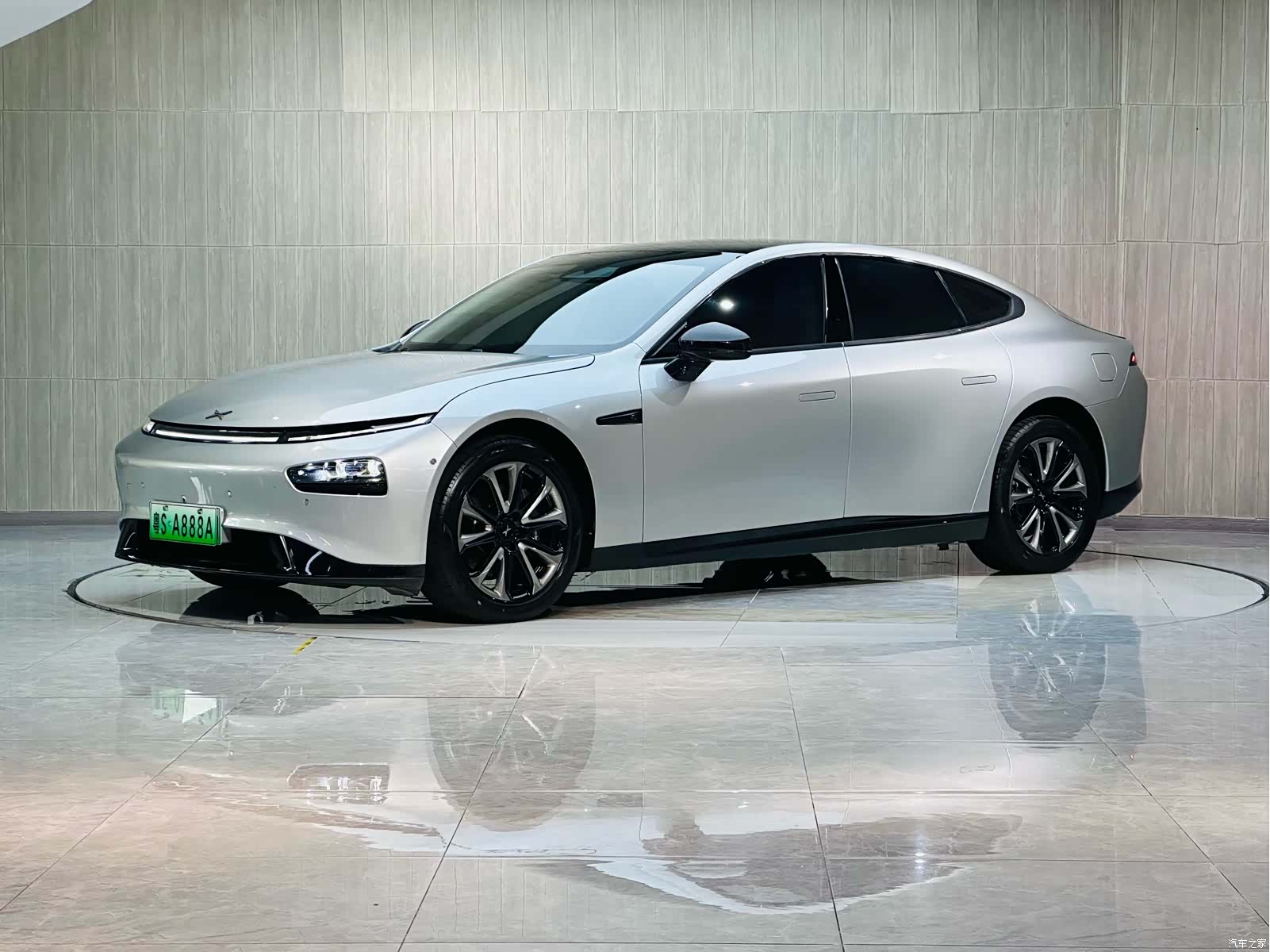 Xpeng P7, 2021 1
