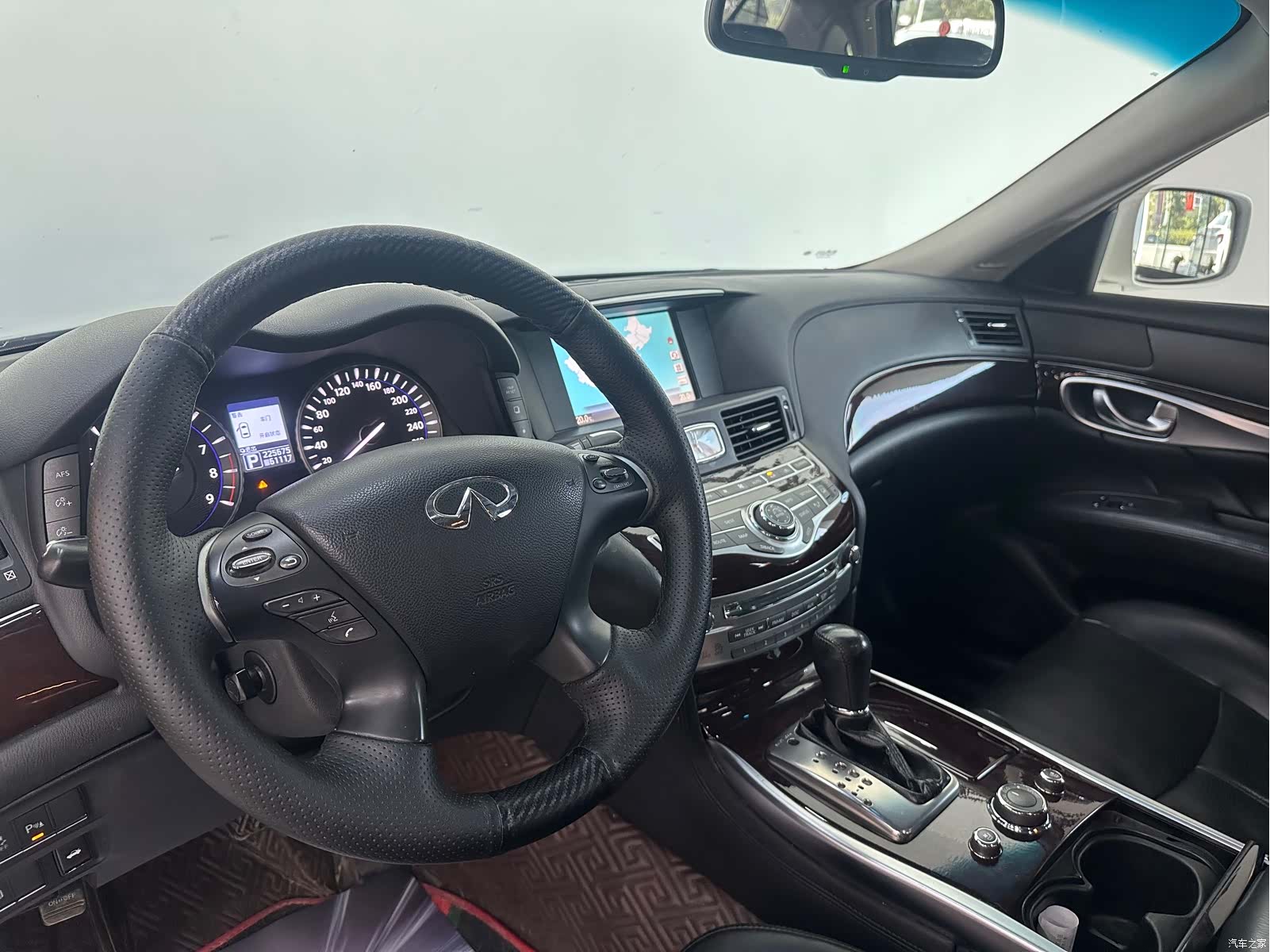 Infiniti Q70, 2015 16