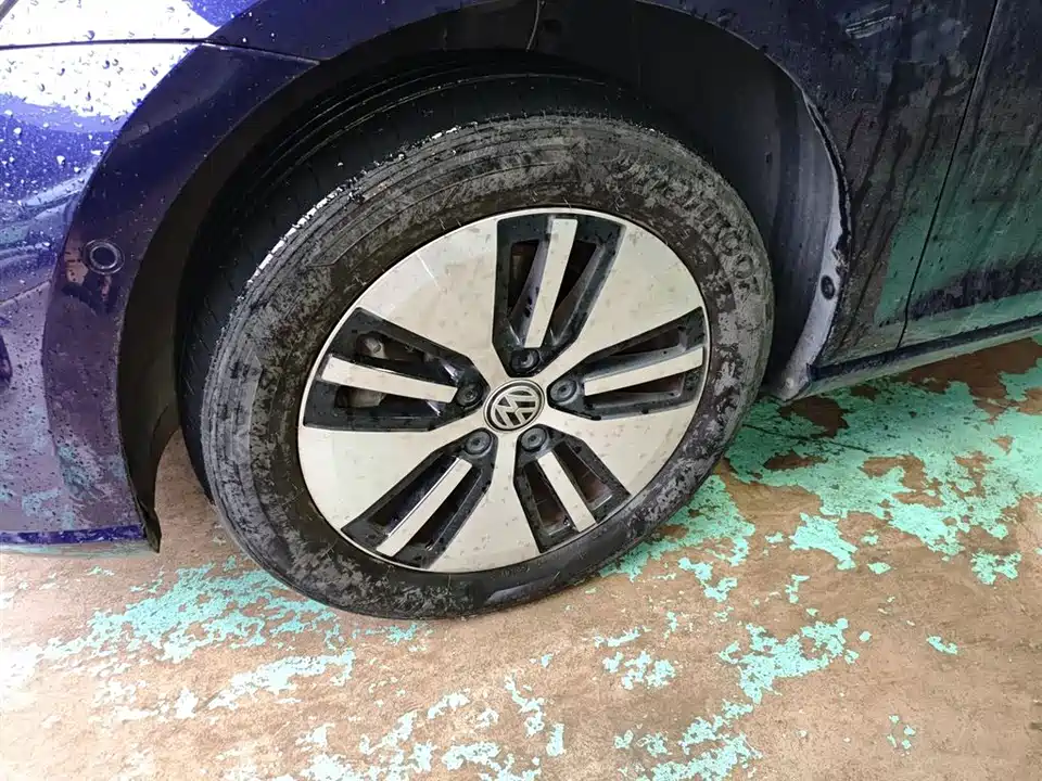 Volkswagen Golf*pure electricity