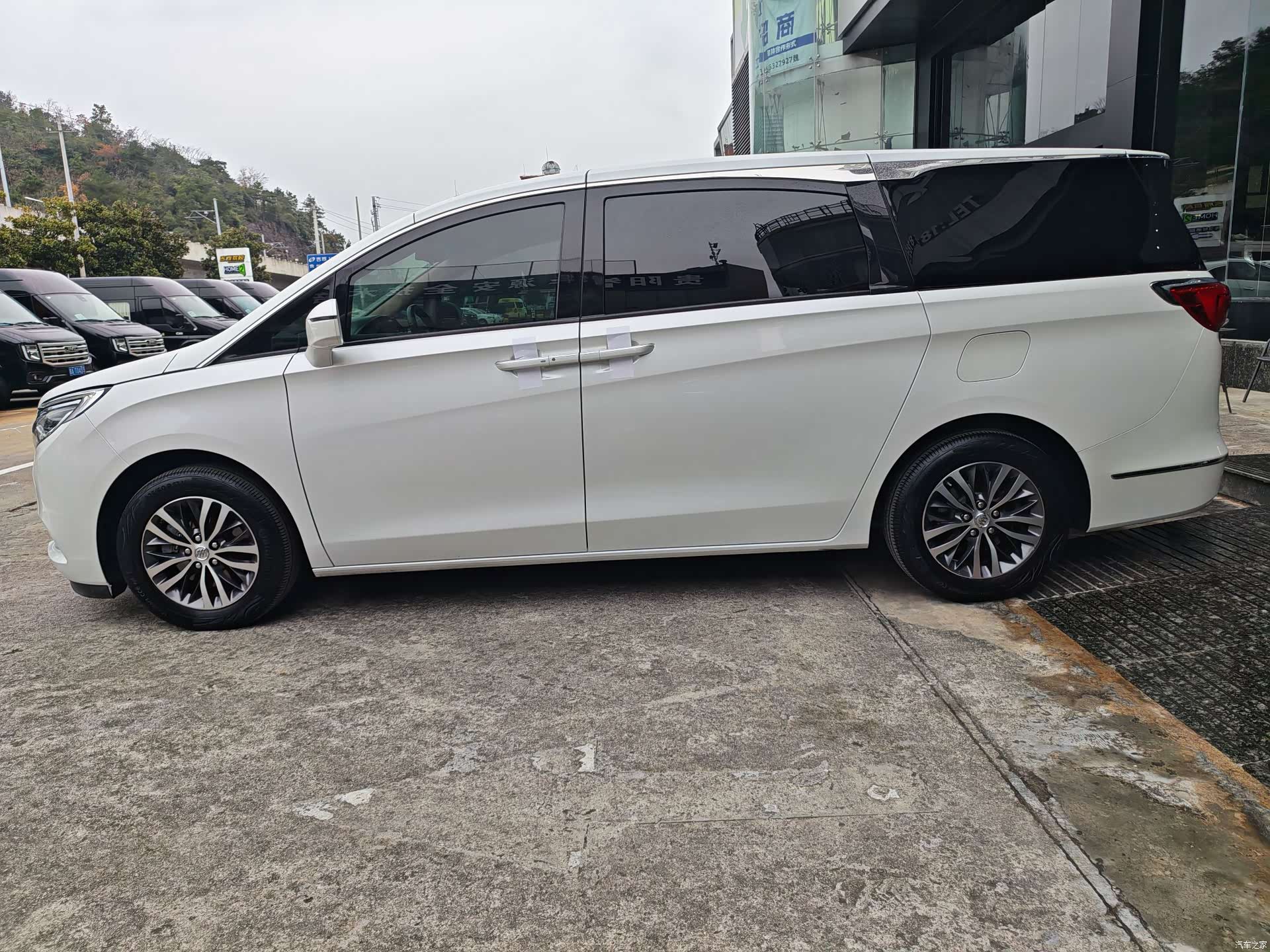 Buick GL8, 2018 17