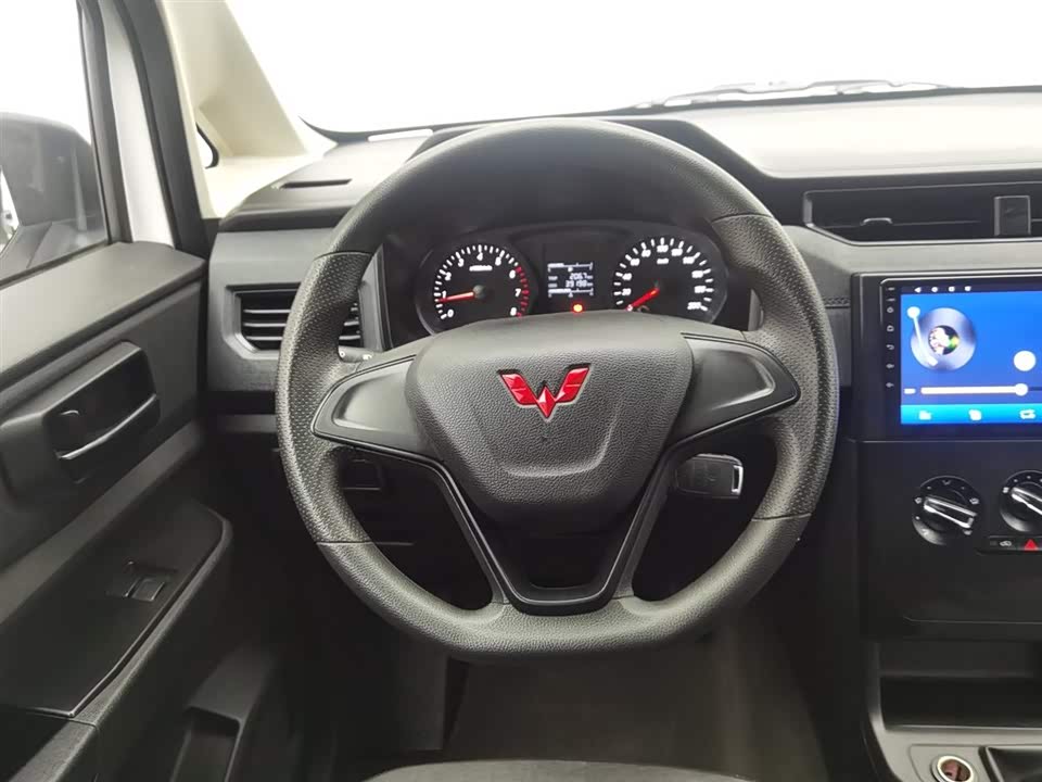 Wuling Wuling Hongguang PLUS