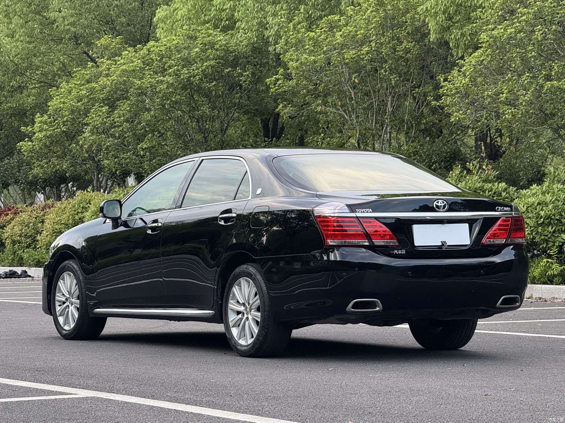 Toyota Crown, 2015 4