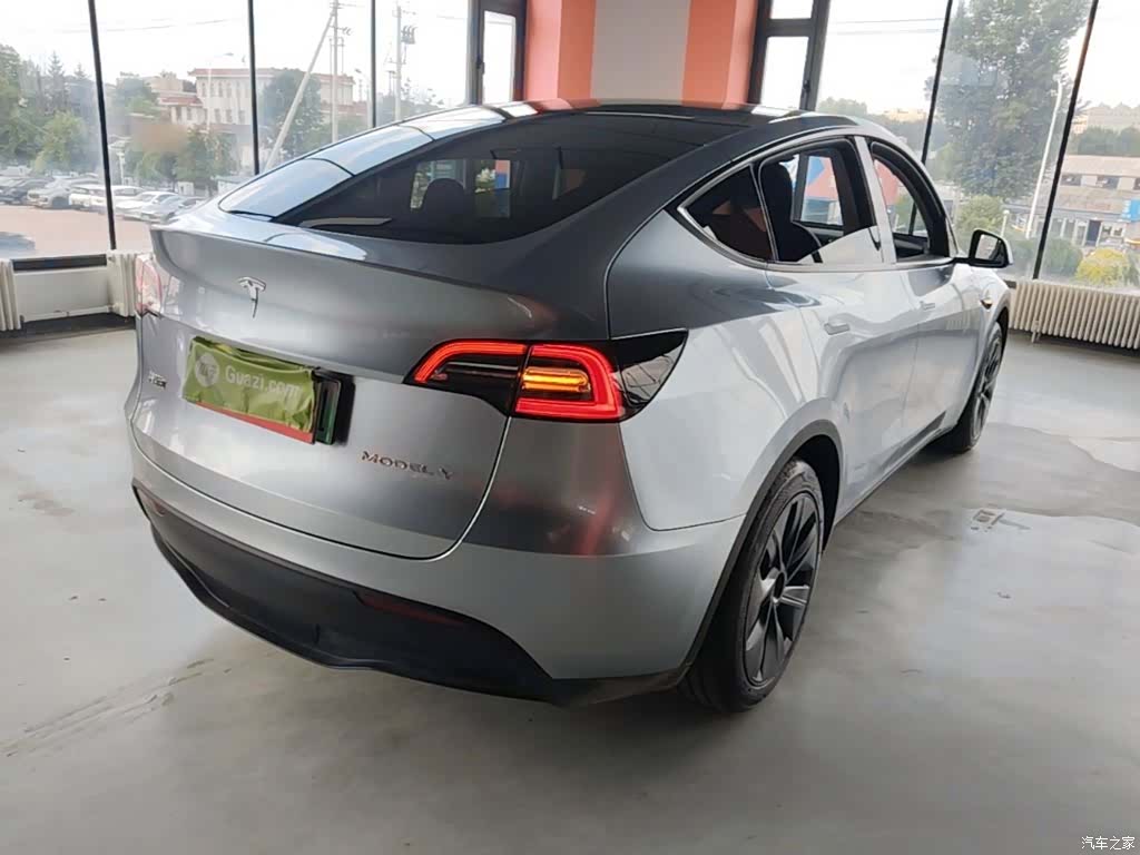 Tesla Model Y, 2024 7