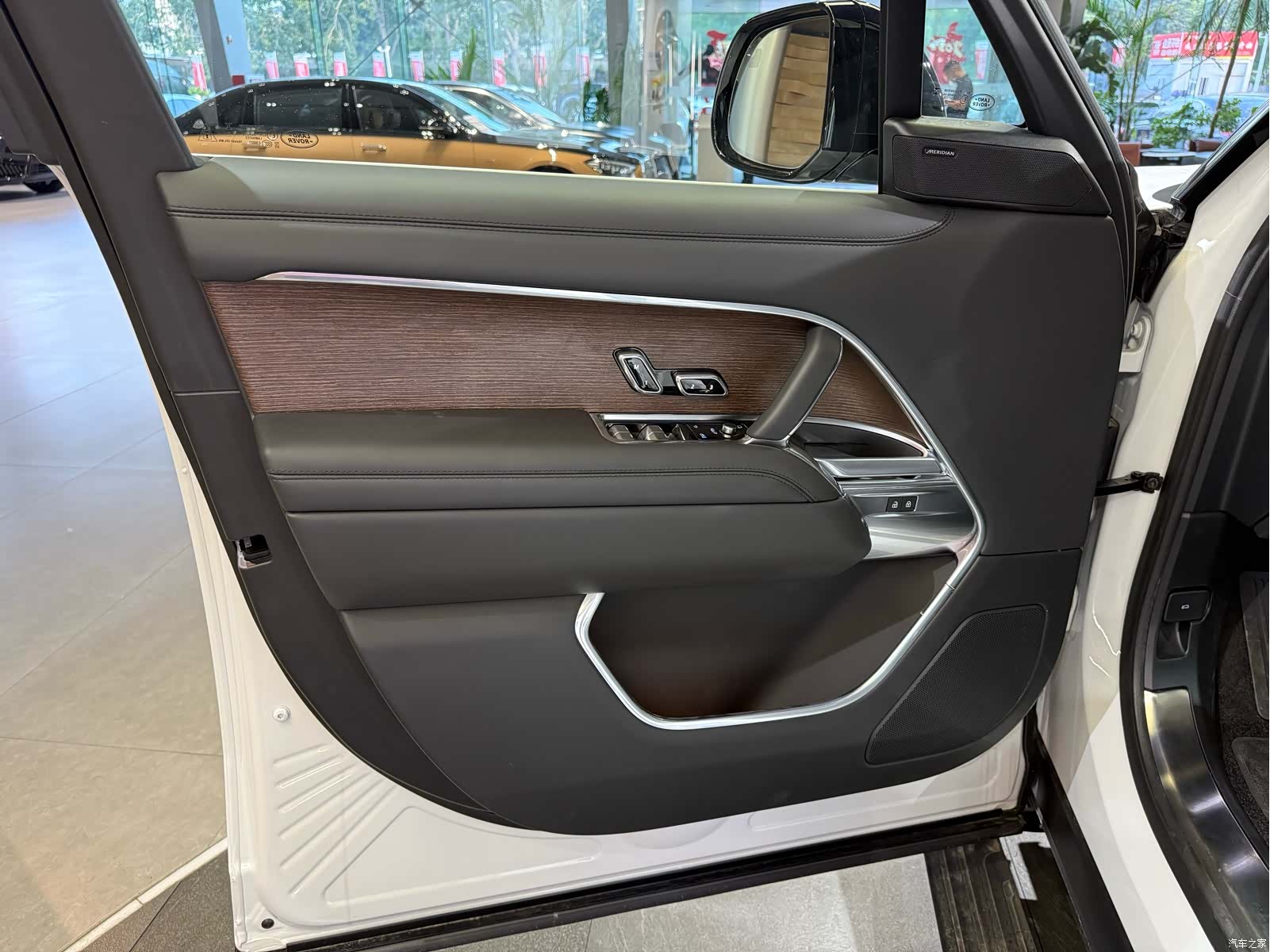 Land Rover Range Rover, 2026 7