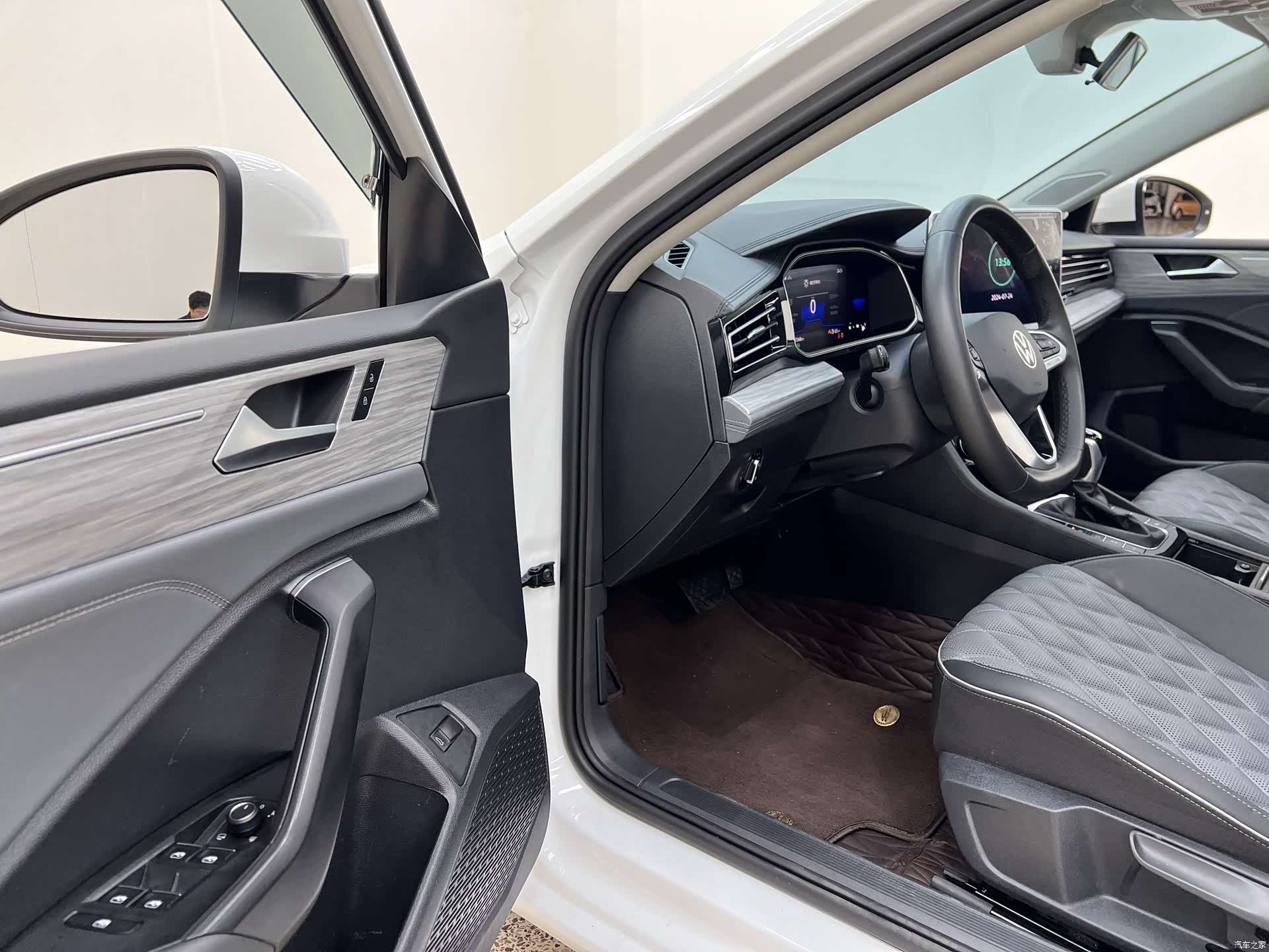 Volkswagen Sagitar, 2023 15
