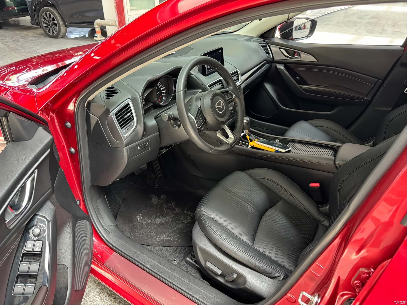 Mazda Mazda3, 2017 12