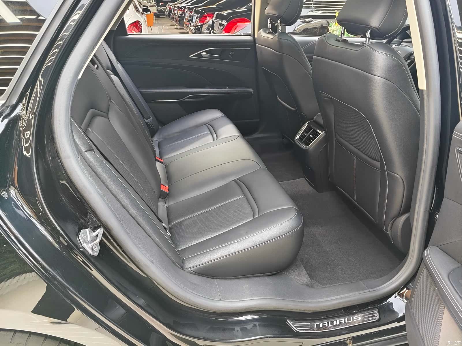 Ford Taurus, 2017 10