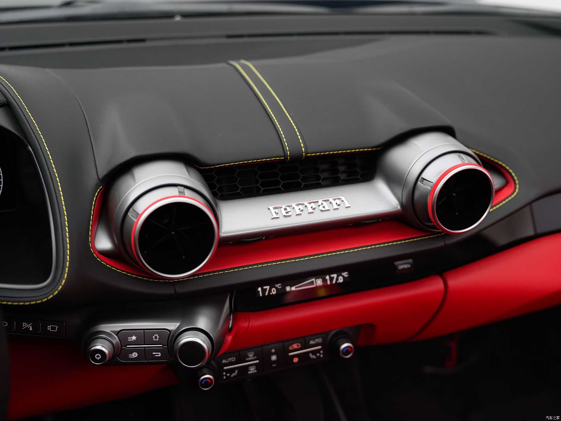 Ferrari 812, 2021 19
