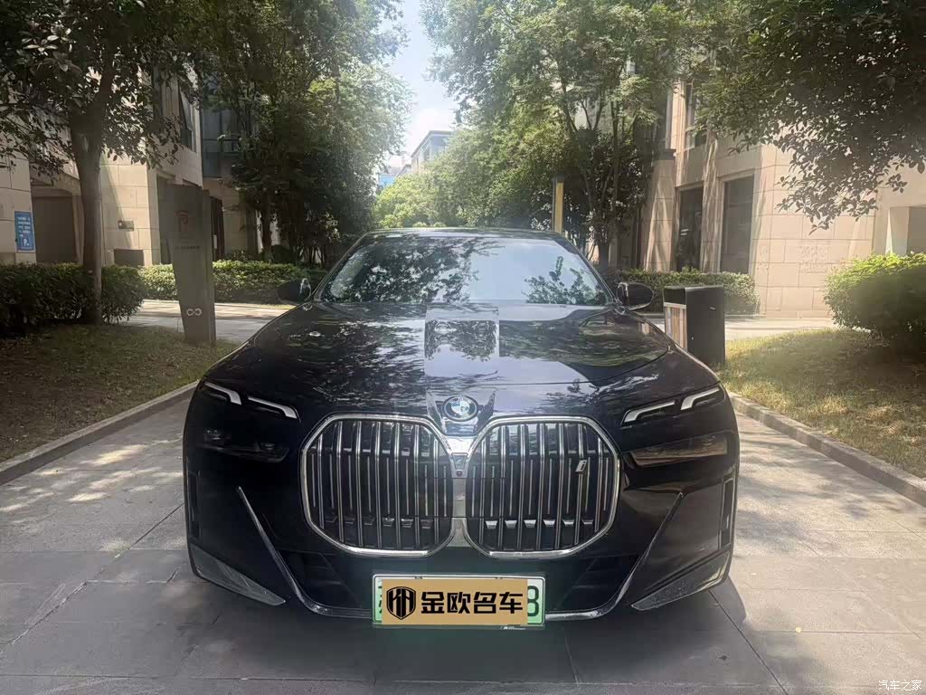 BMW i7, 2025 3