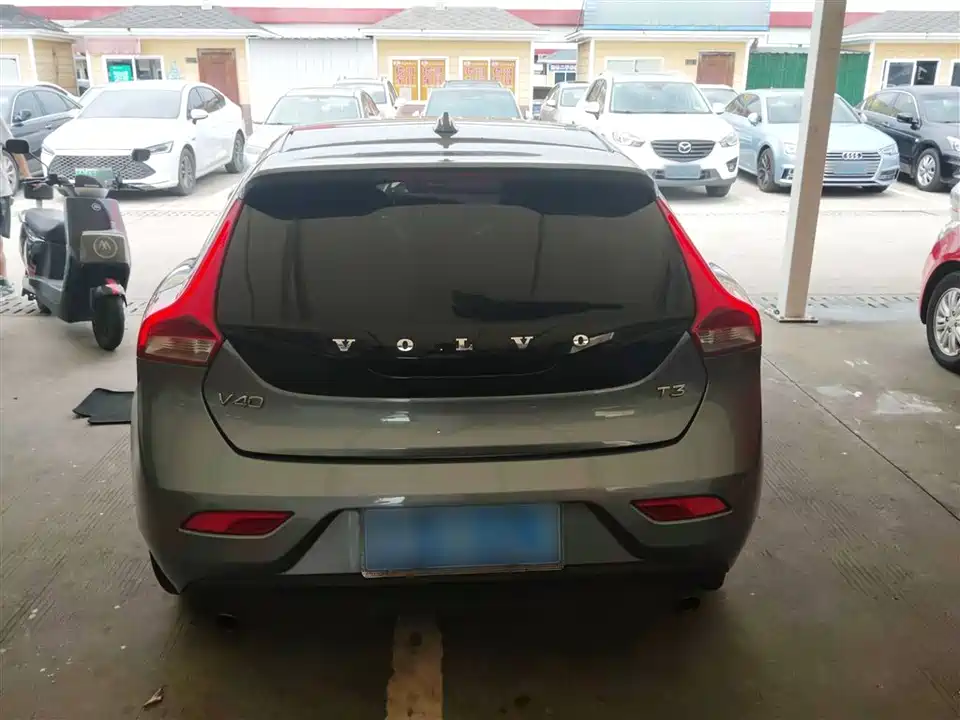 Volvo V40