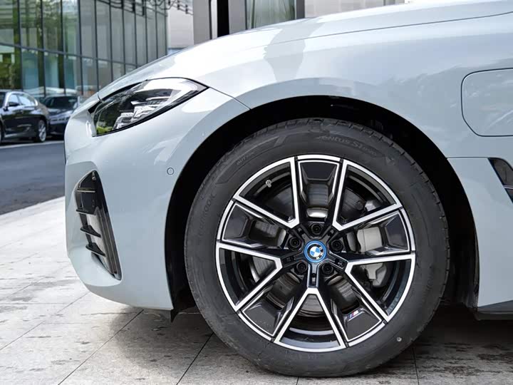 BMW i4 2023 eDrive40