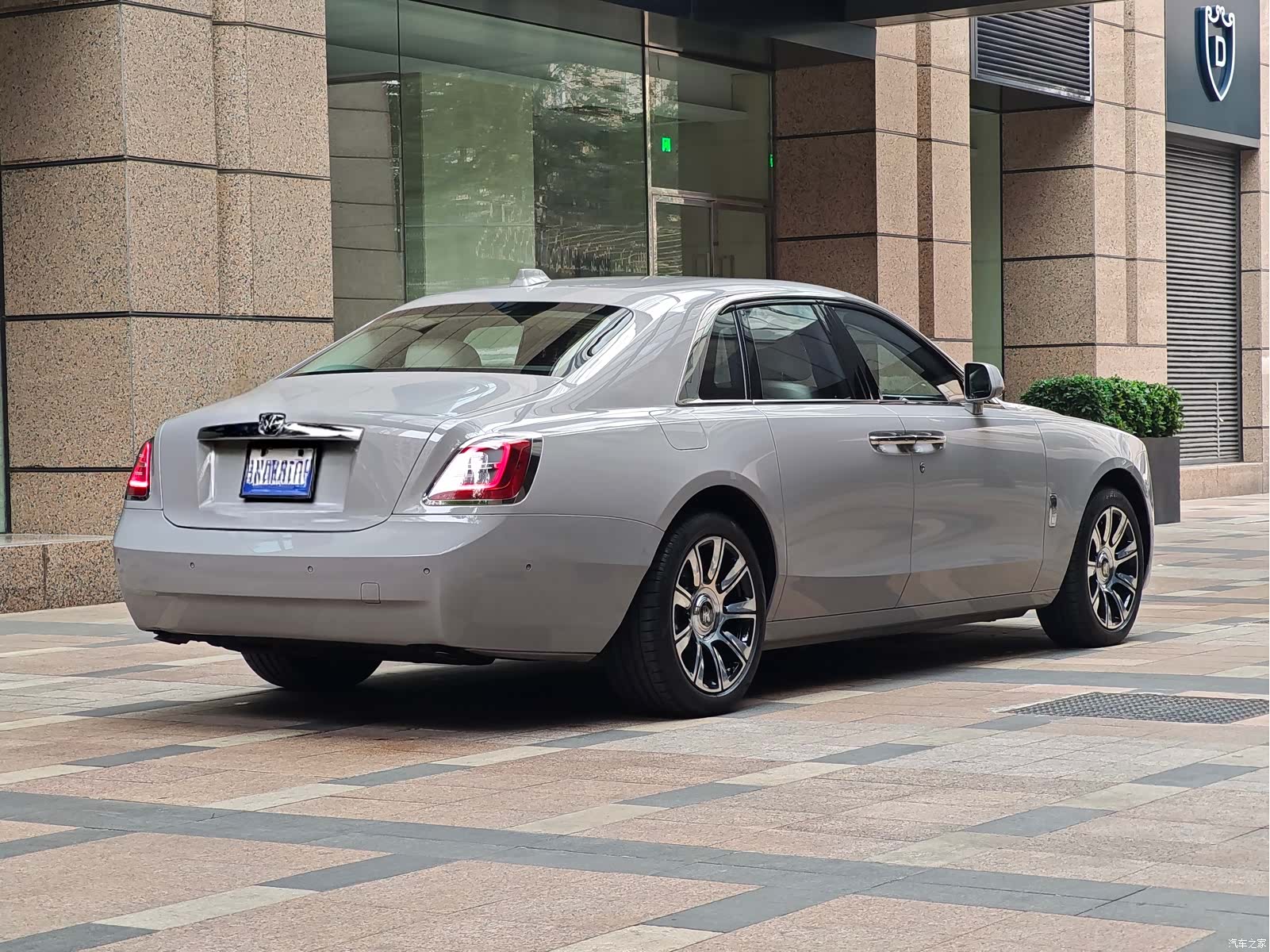 Rolls-Royce Ghost, 2024 3