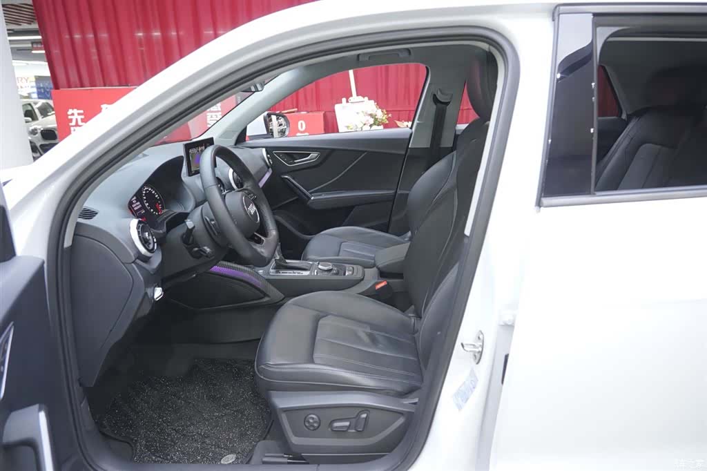 Audi Q2L, 2024 17