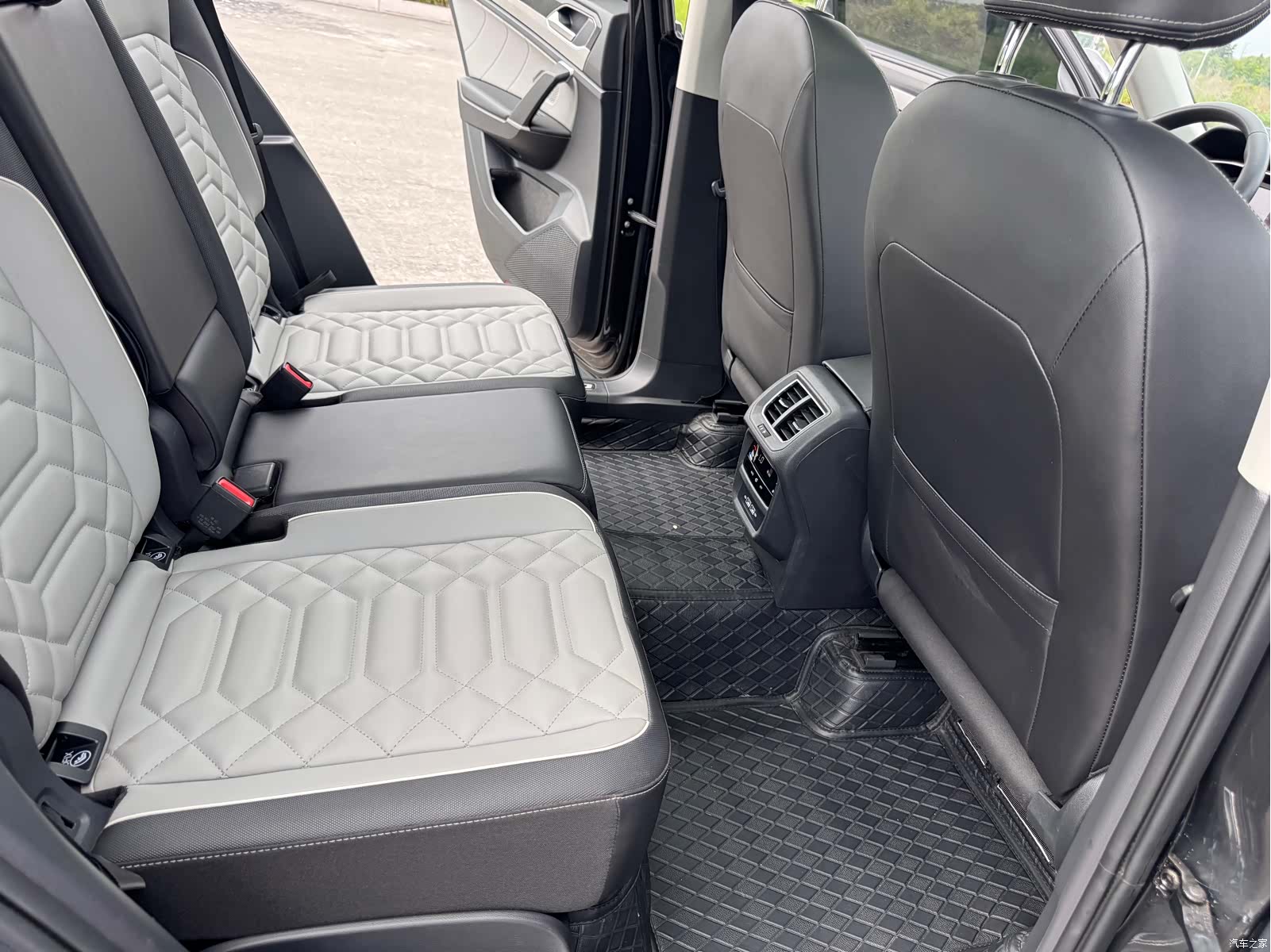 Volkswagen Tayron, 2023 10