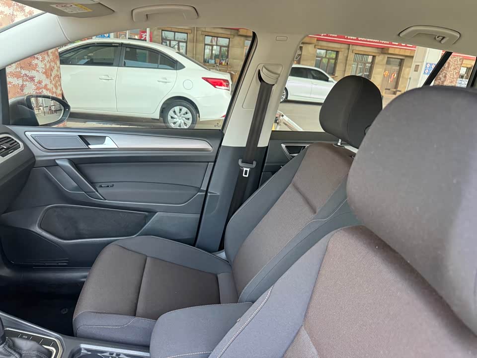 Volkswagen Golf*Jiayu Volkswagen Golf*Jiayu