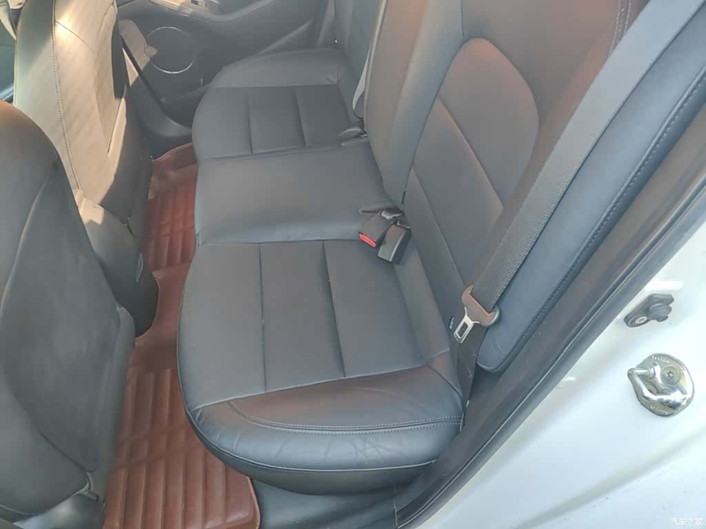 Kia K3, 2015 13