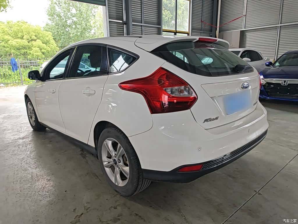 Ford Focus, 2015 23