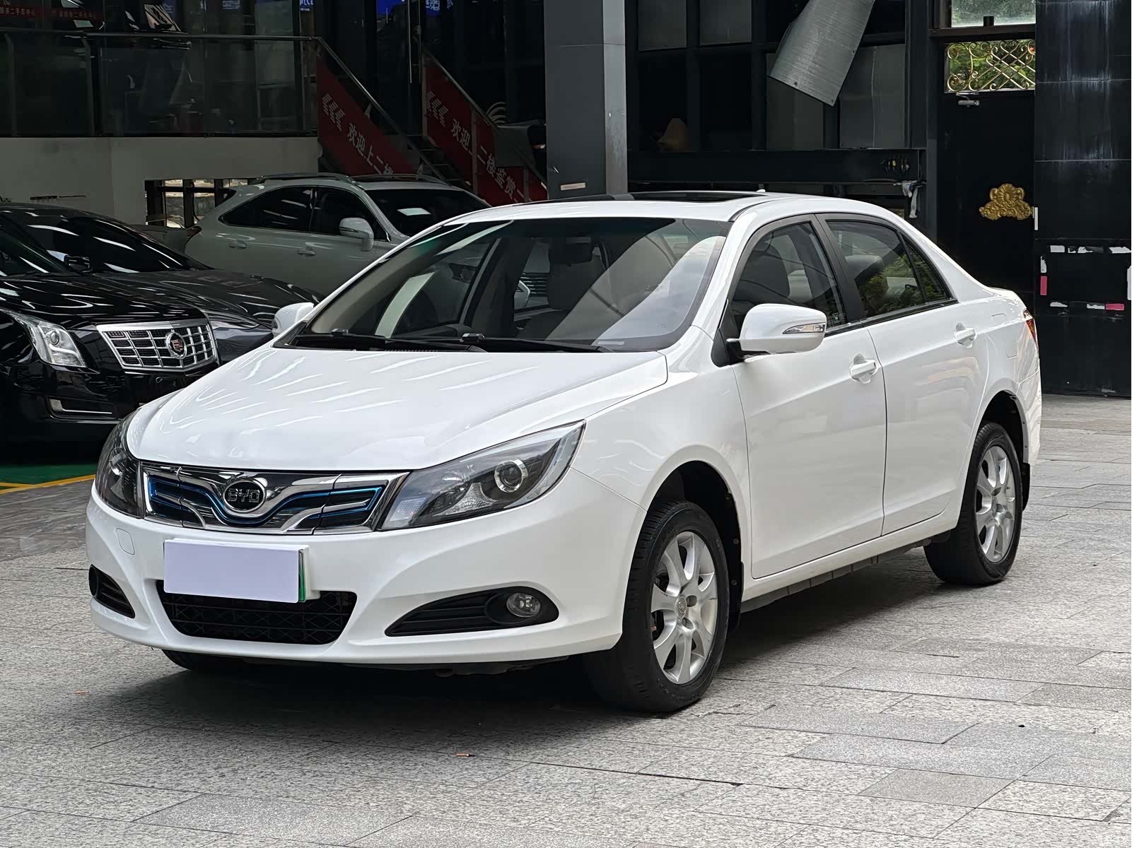 BYD E5, 2017 1