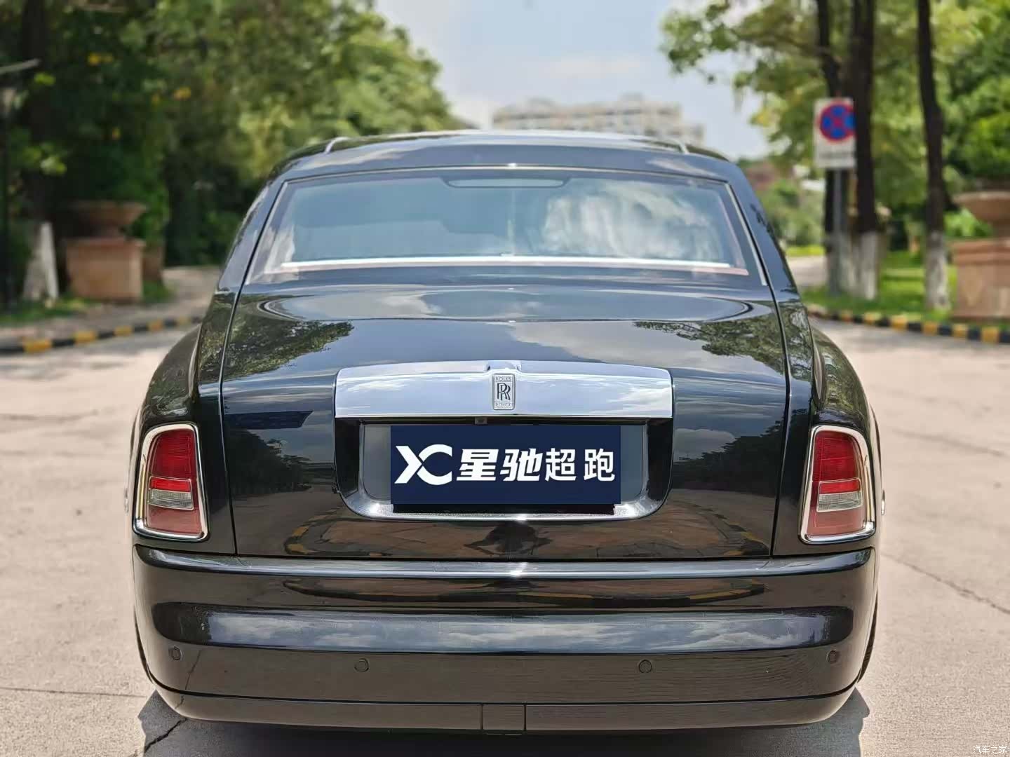 Rolls-Royce Phantom, 2012 3
