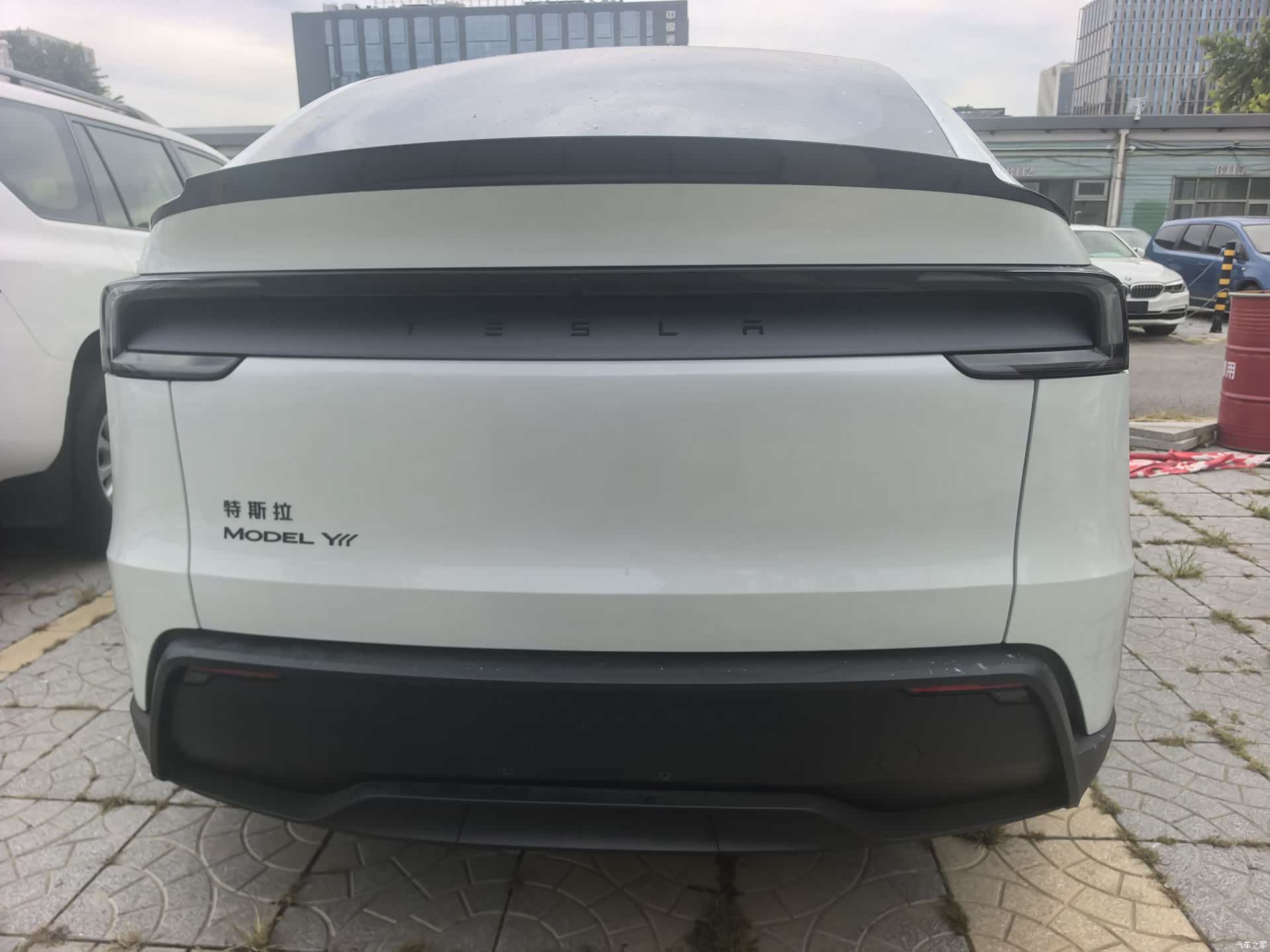 Tesla Model Y, 2026 11