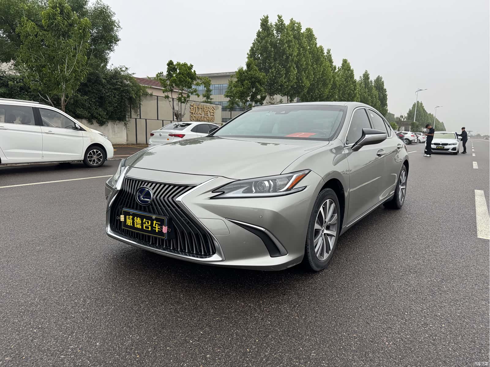 Lexus ES