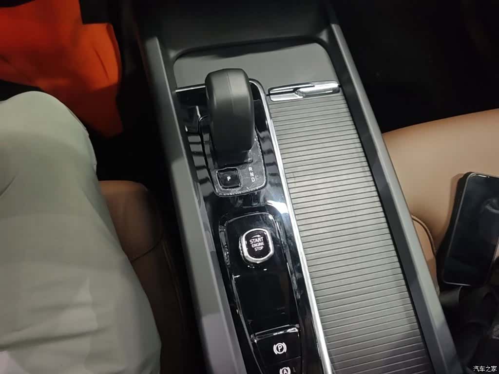 Volvo XC60, 2024 14