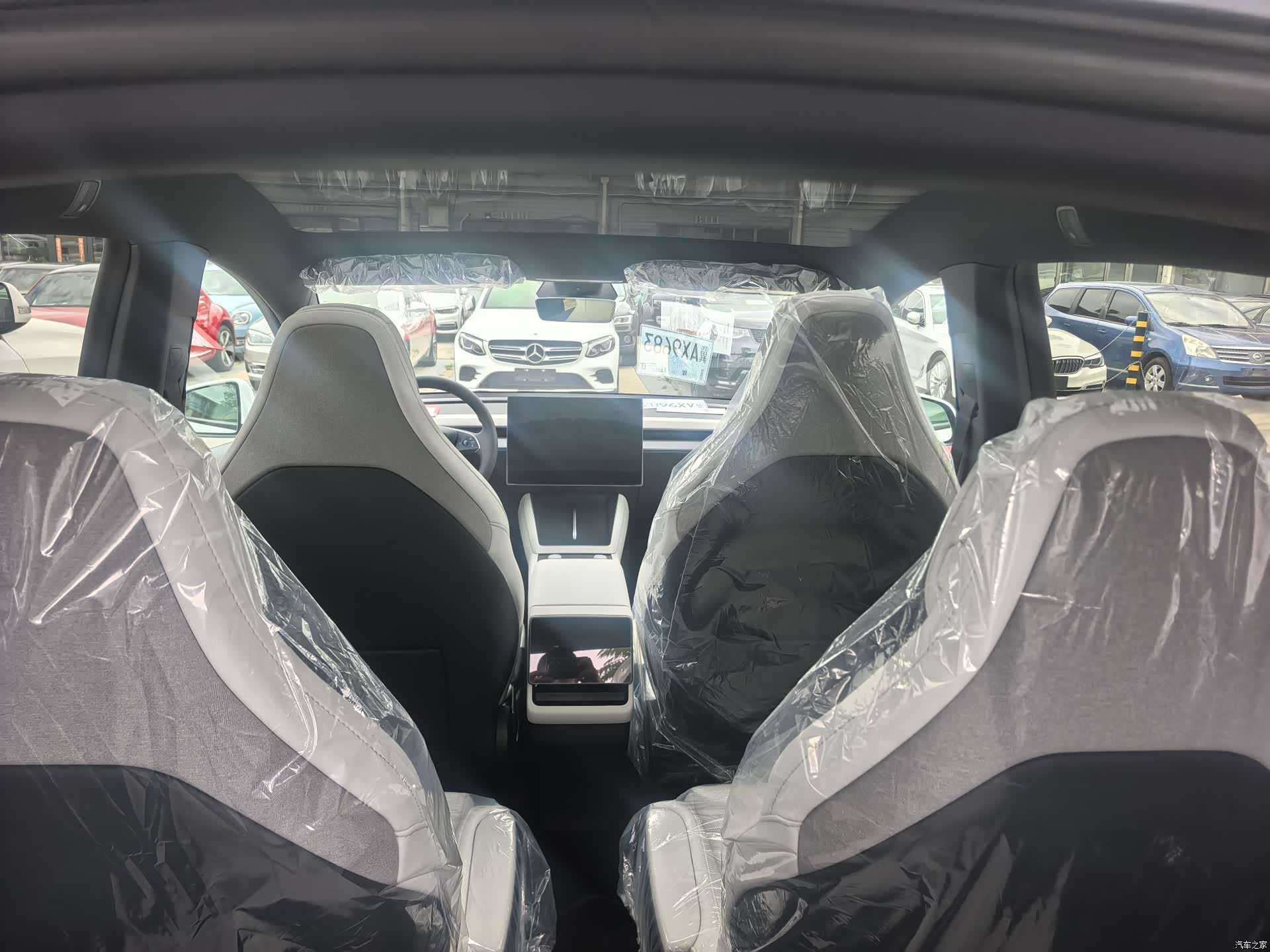 Tesla Model Y, 2026 9