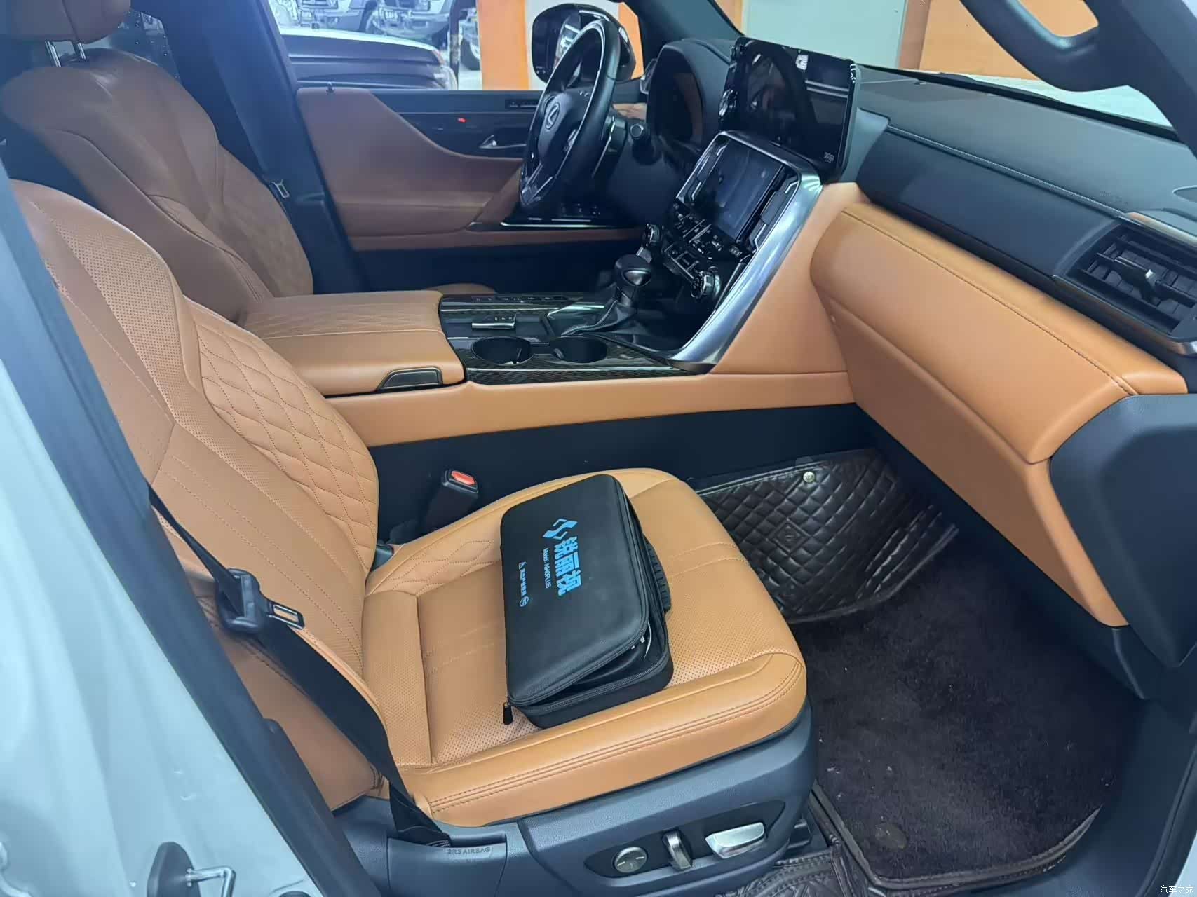 Lexus LX, 2024 6