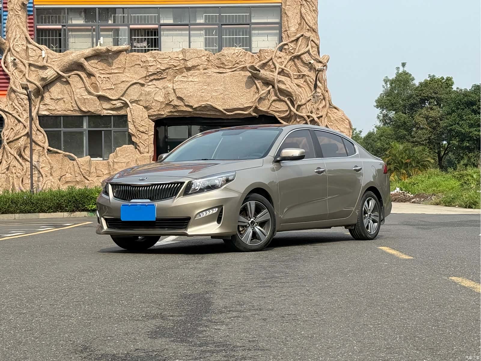 Kia GLS, 2018 1