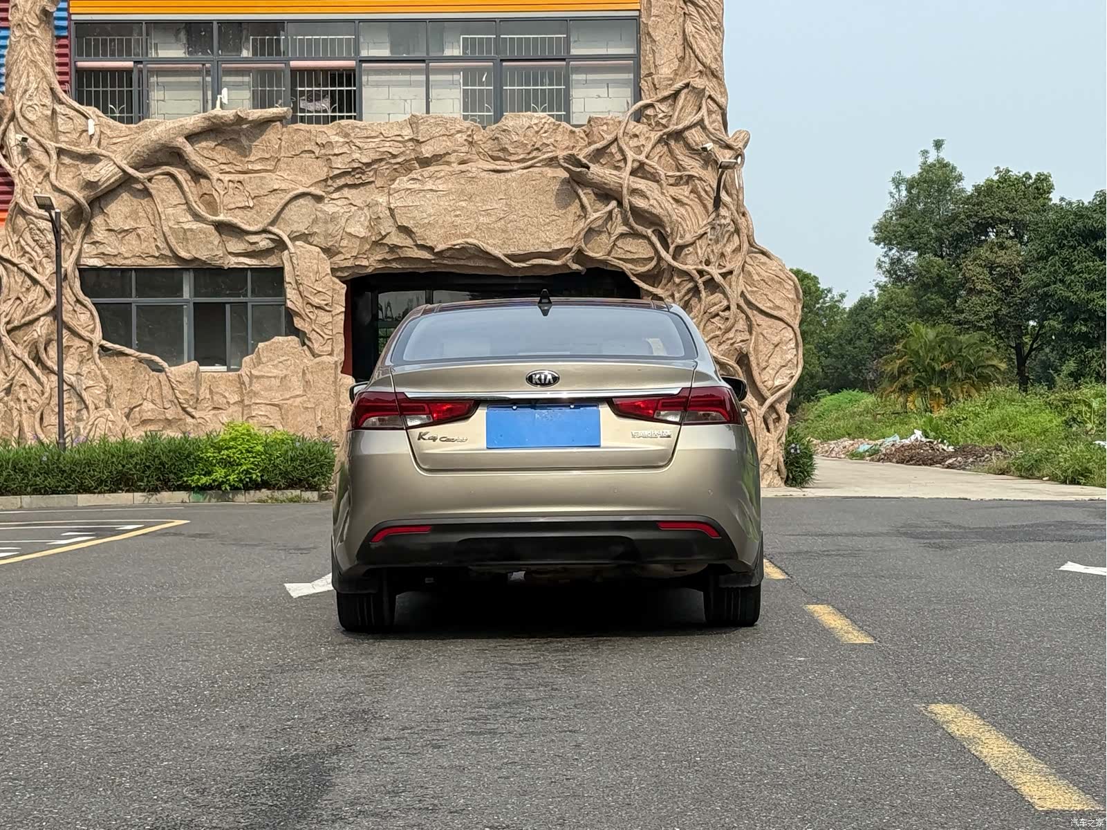 Kia GLS, 2018 3