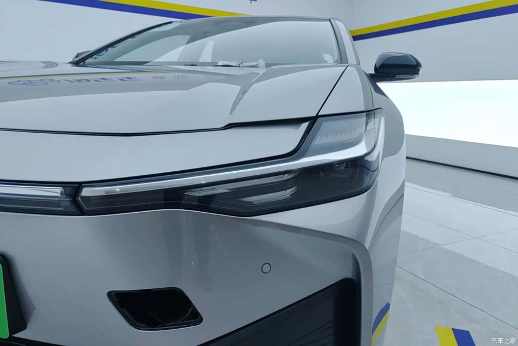 Toyota bZ3, 2026 все фото