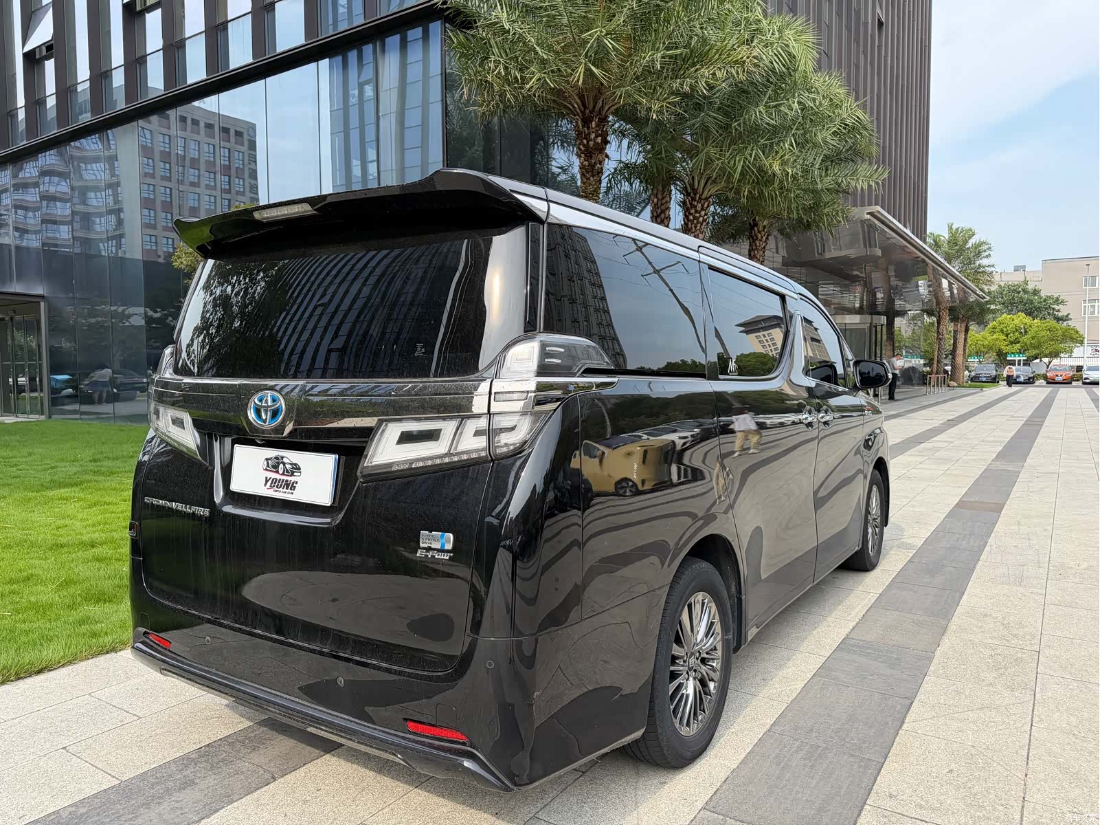 Toyota Vellfire, 2022 6
