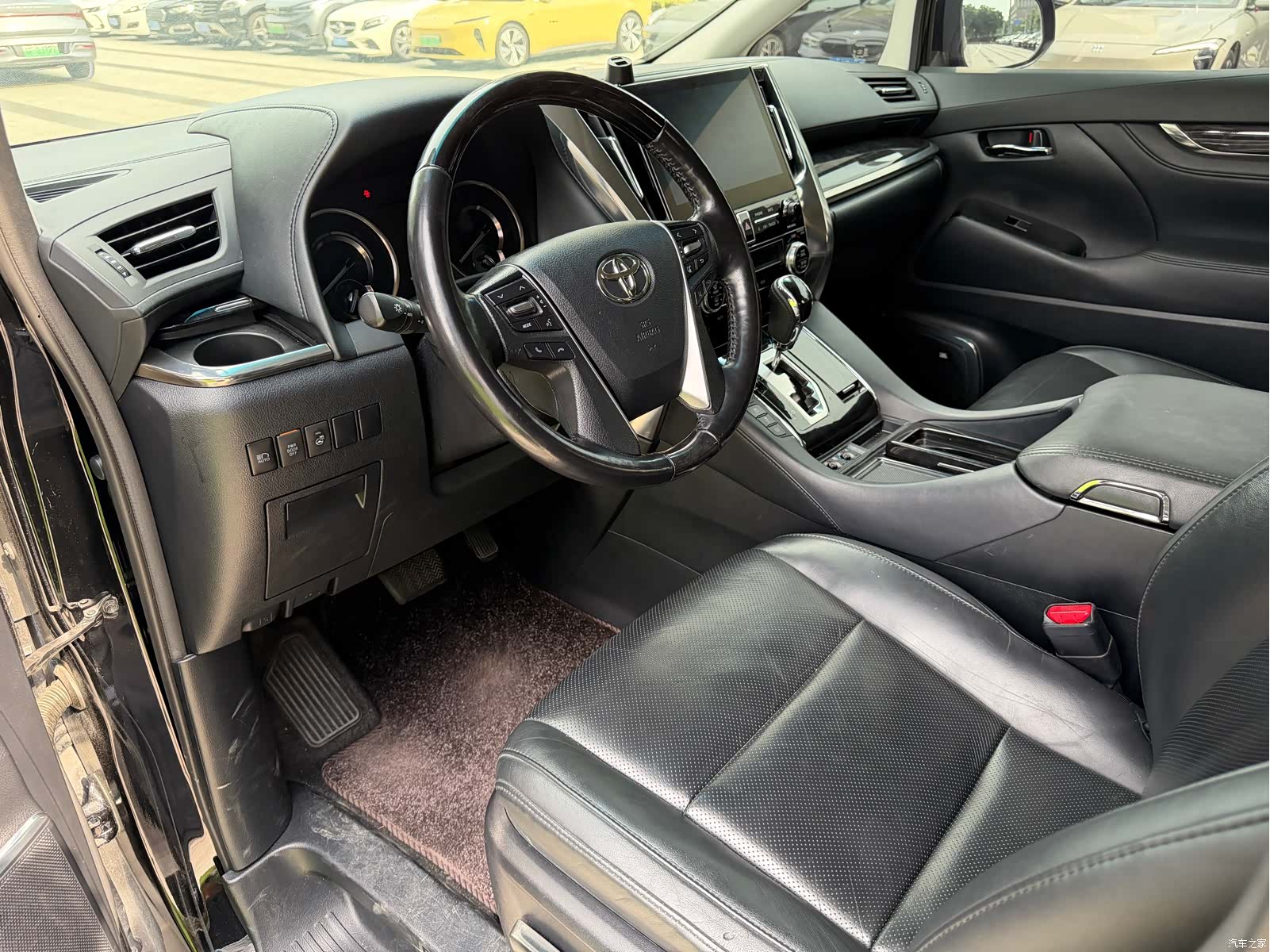 Toyota Vellfire, 2022 15