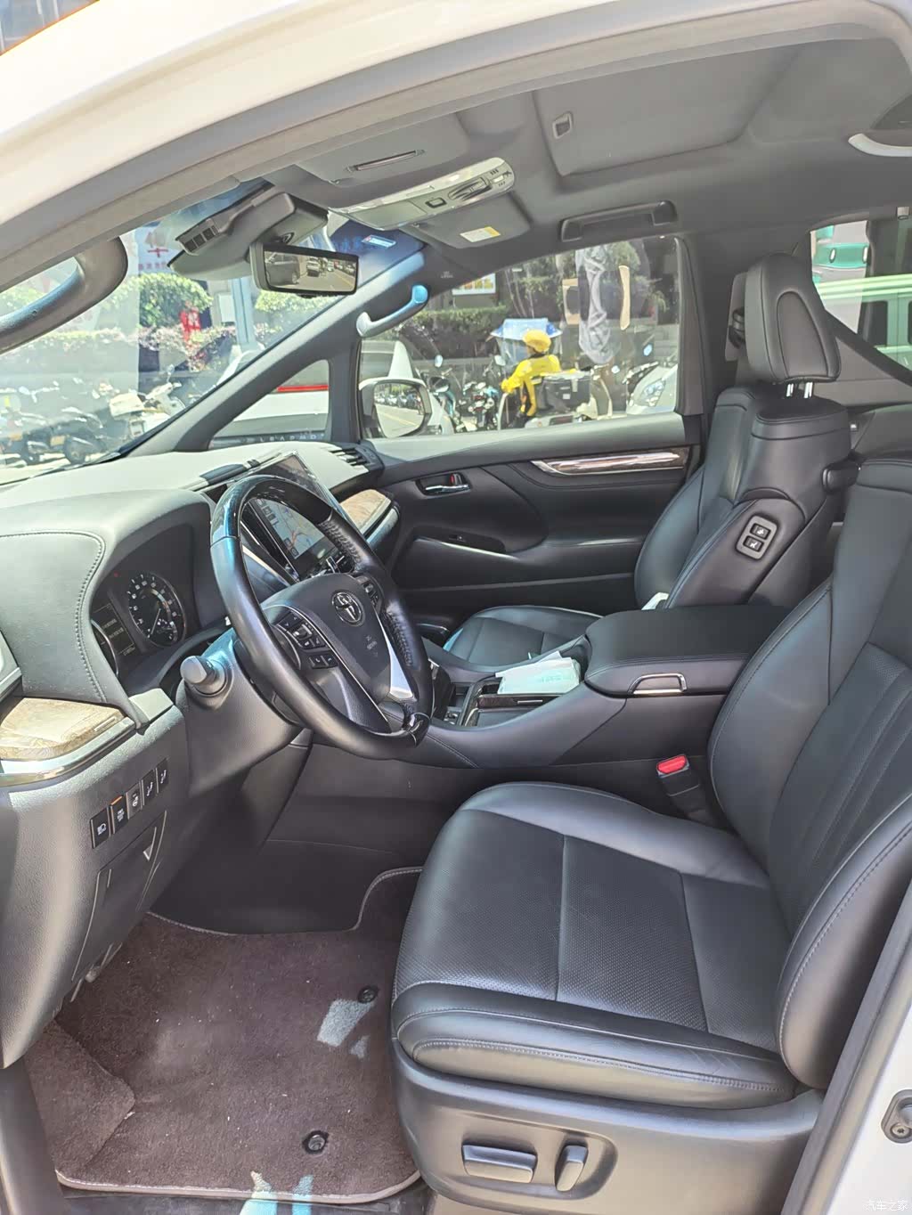 Toyota Vellfire, 2021 все фото